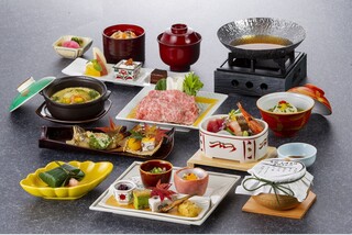 この内容でこの価格!!売切れ御免!宿泊施設も当日までのお楽しみ!グルメと温泉ミステリー???