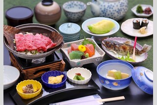 名湯ミステリーin日本三名泉「下呂温泉」と約100!黒毛和牛ステーキランチ